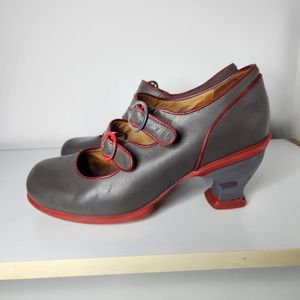 John Fluegov liz size 9